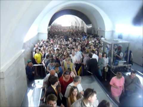 Пробка в метро Парк Культуры 5 июня 2013
