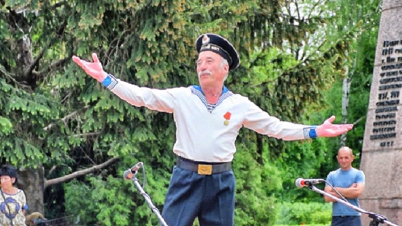 9 Мая - День Победы. Дед танцует "Яблочко" / May 9 - Victory Day. Grandfather dancing "Yablochko"